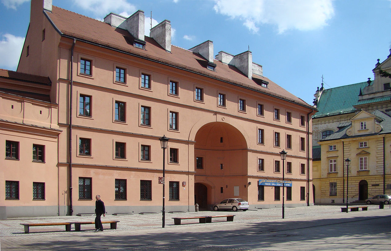 1280px-Dziekanka_Krakowskie_Przedmie?cie_02.jpg